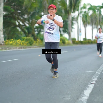 Runner Photo 7739114