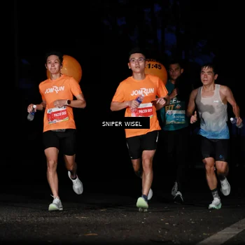 Runner Photo 7739250