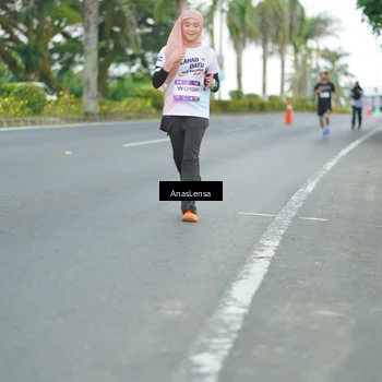 Runner Photo 7739320