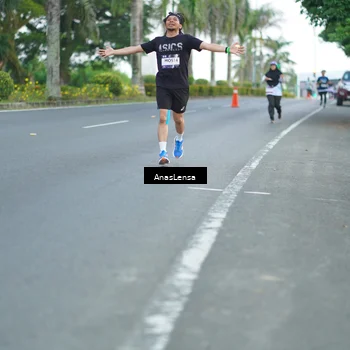 Runner Photo 7739351
