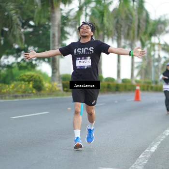 Runner Photo 7739353