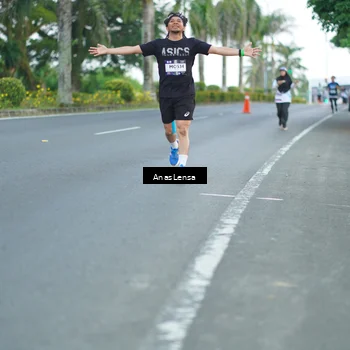 Runner Photo 7739363