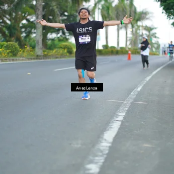 Runner Photo 7739376
