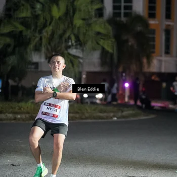 Runner Photo 7739400
