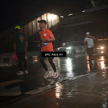 Runner Photo 7739495