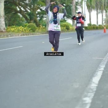 Runner Photo 7739670