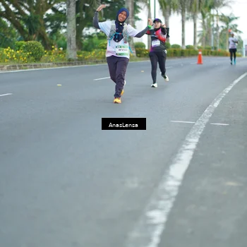 Runner Photo 7739675
