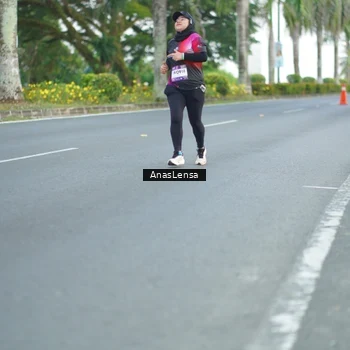 Runner Photo 7739704