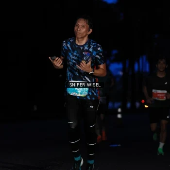 Runner Photo 7739951