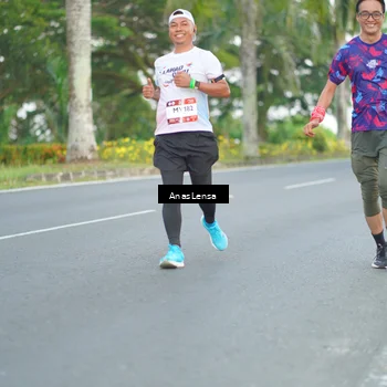 Runner Photo 7739983