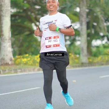 Runner Photo 7739991