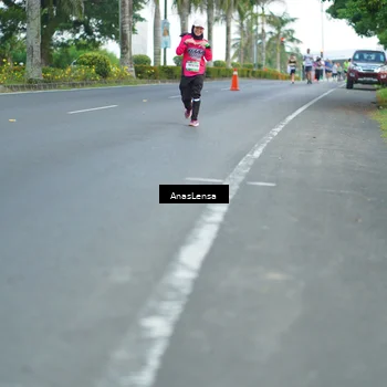 Runner Photo 7740003