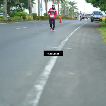 Runner Photo 7740006
