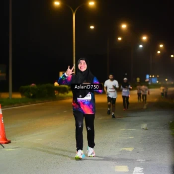 Runner Photo 7740014