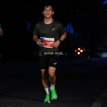 Runner Photo 7740022