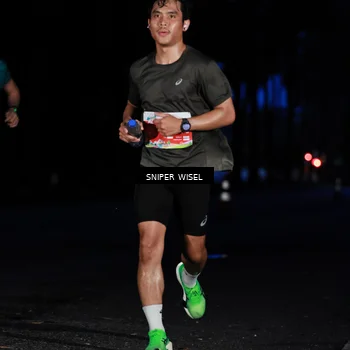 Runner Photo 7740034