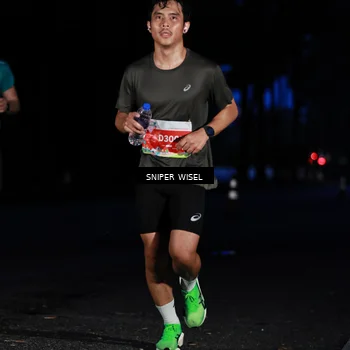 Runner Photo 7740051