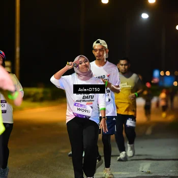 Runner Photo 7740052