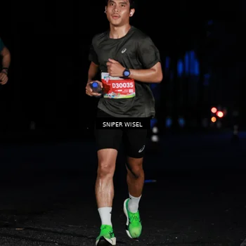 Runner Photo 7740054