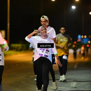 Runner Photo 7740075