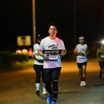 Runner Photo 7740212