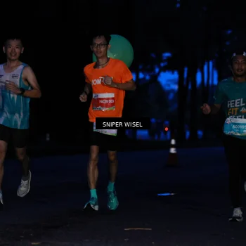 Runner Photo 7740345
