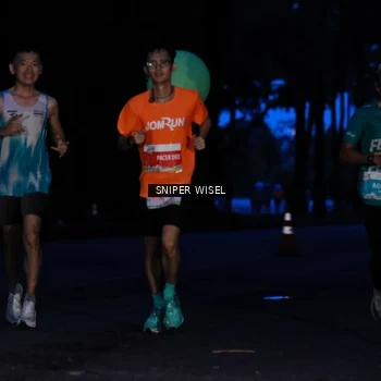 Runner Photo 7740358