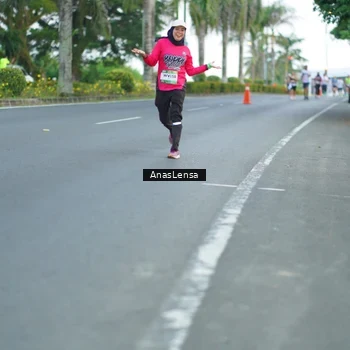 Runner Photo 7740565