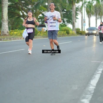 Runner Photo 7740667