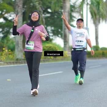 Runner Photo 7740684
