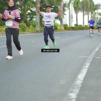 Runner Photo 7740716