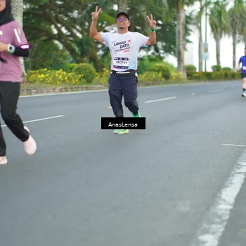 Runner Photo 7740727