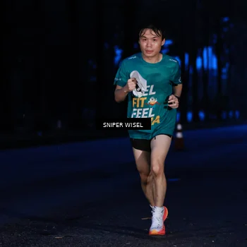 Runner Photo 7740753