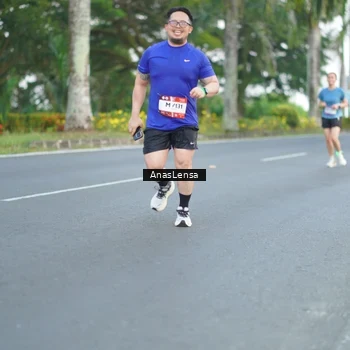 Runner Photo 7740768