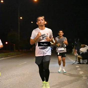 Runner Photo 7740801