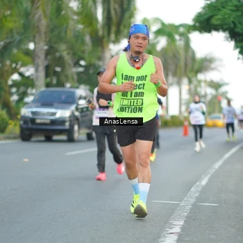 Runner Photo 7740907