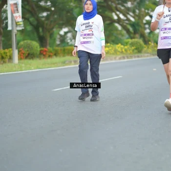 Runner Photo 7740977