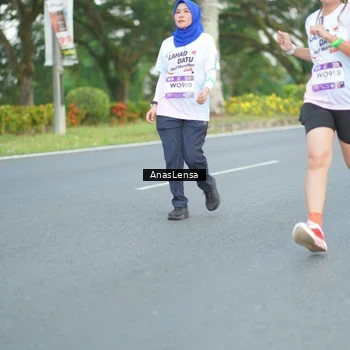 Runner Photo 7740984
