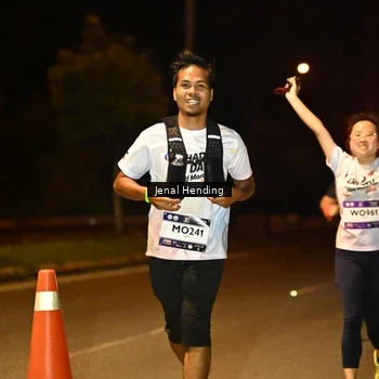 Runner Photo 7740991
