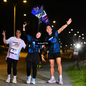 Runner Photo 7741018
