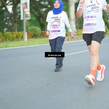 Runner Photo 7741021