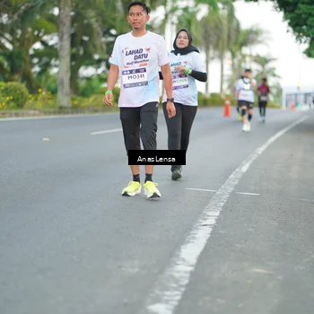 Runner Photo 7741035
