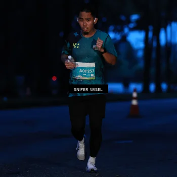 Runner Photo 7741064