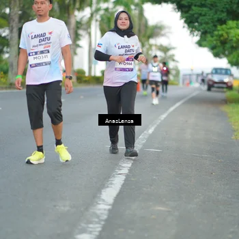 Runner Photo 7741073