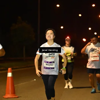 Runner Photo 7741104