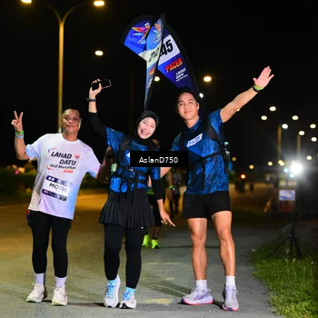 Runner Photo 7741131