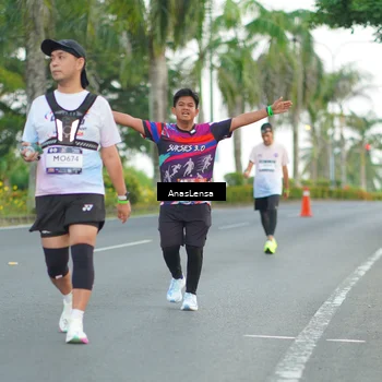 Runner Photo 7741147