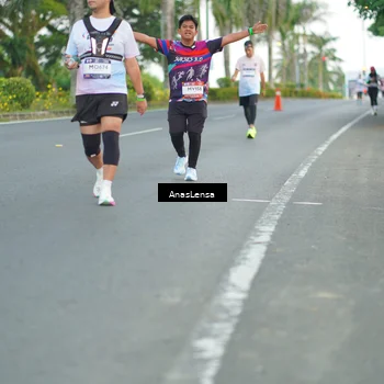 Runner Photo 7741153