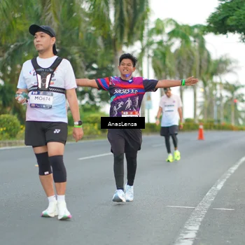 Runner Photo 7741159