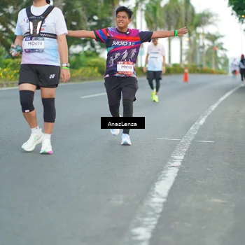 Runner Photo 7741164